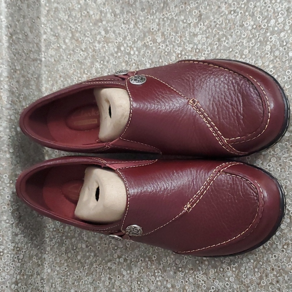 Clarks Size 7 Slip On